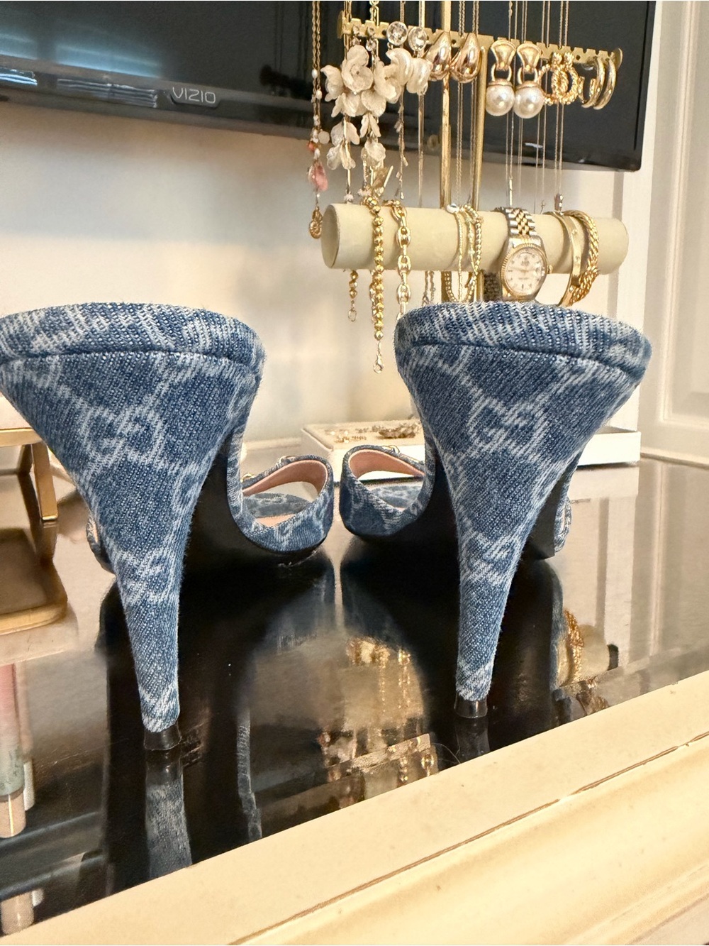 Erin Horsebit GG Monogram
Sandal - Picture 6 of 12